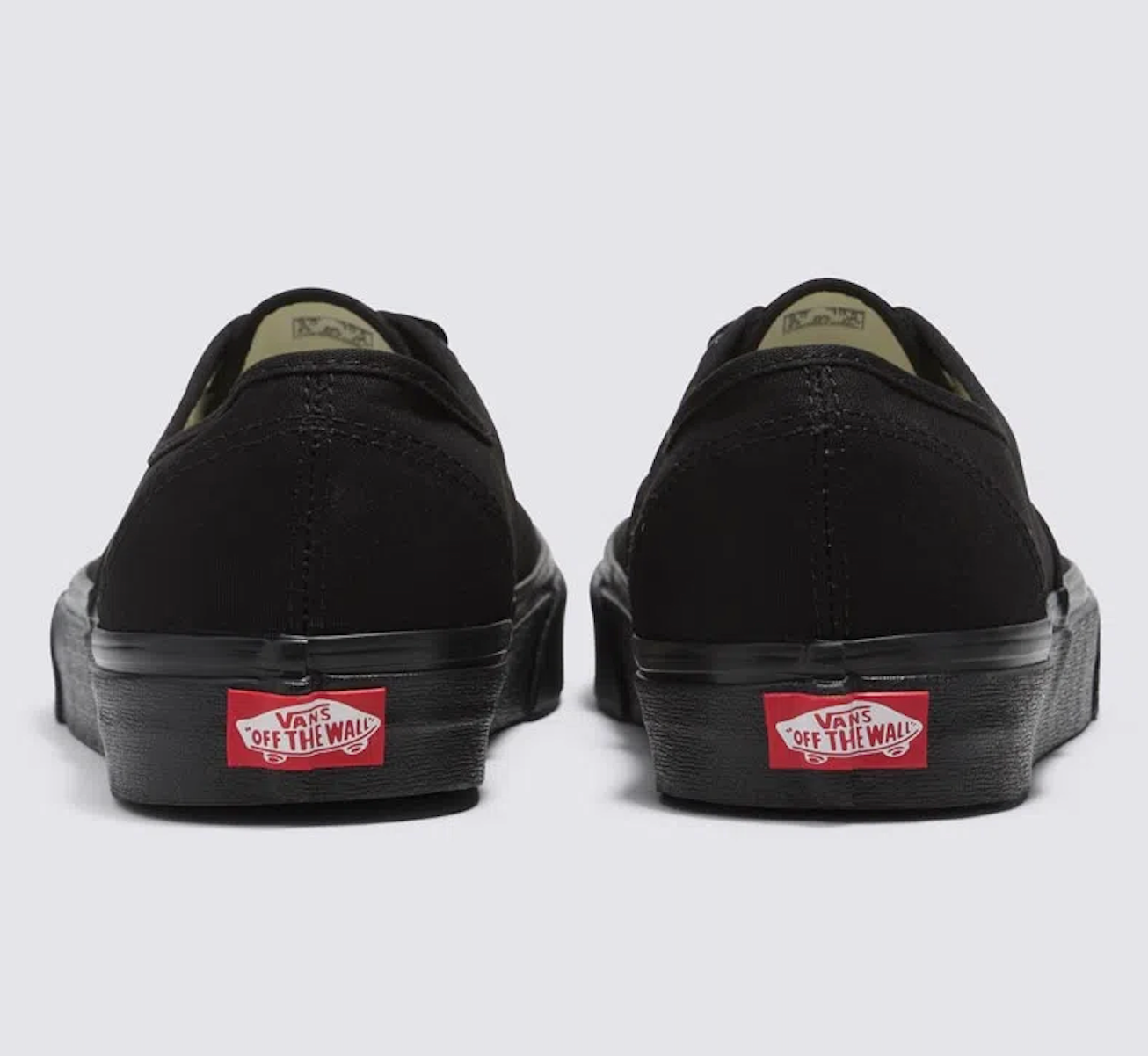 TENIS VANS UNISEX VN000EE3BKA CASSICS AUTHENTIC BLACK